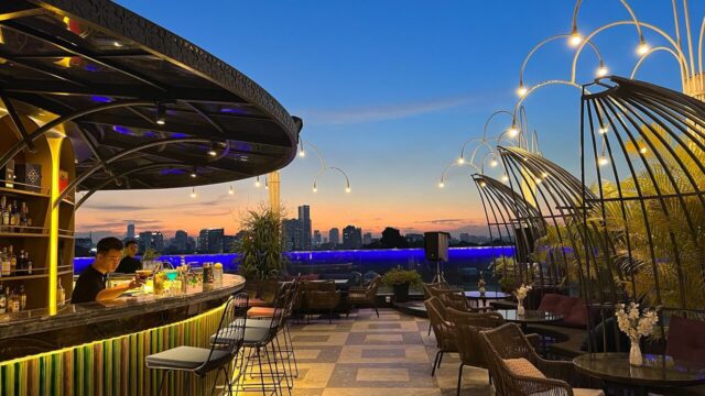 aira-sky-bar-lounge-at